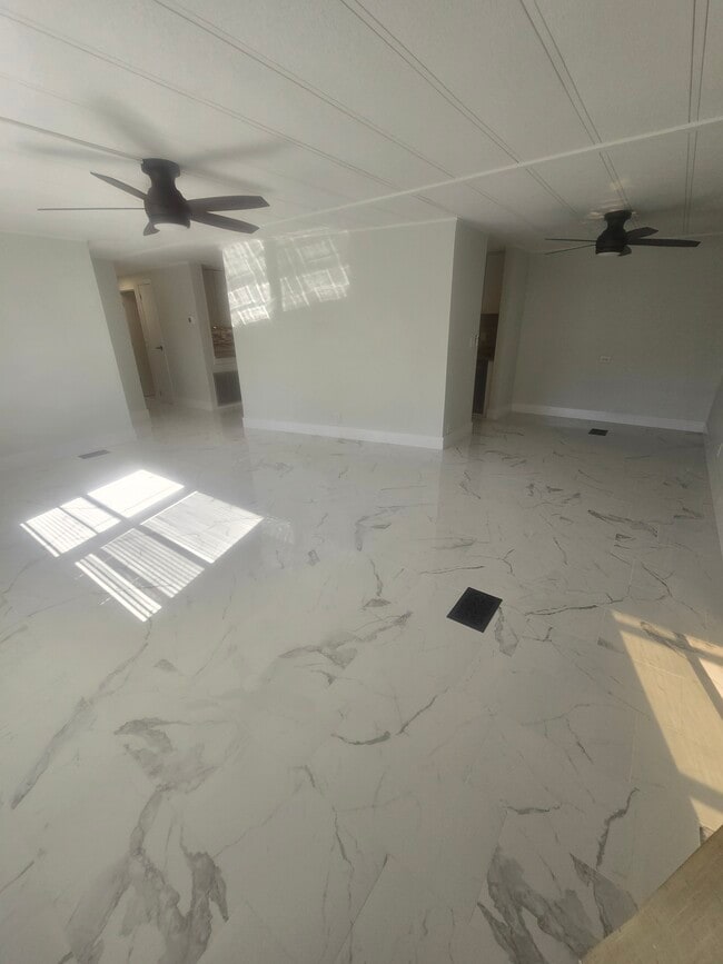 Building Photo - 1900 Augusta Rd