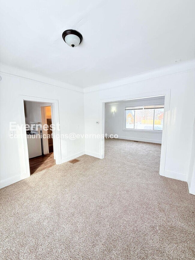 Building Photo - 14393 Strathmoor St