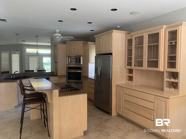 Building Photo - 30793 Pine Ct