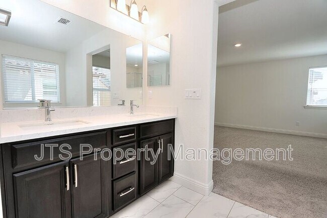Building Photo - 4268 Emerald Gate Ln