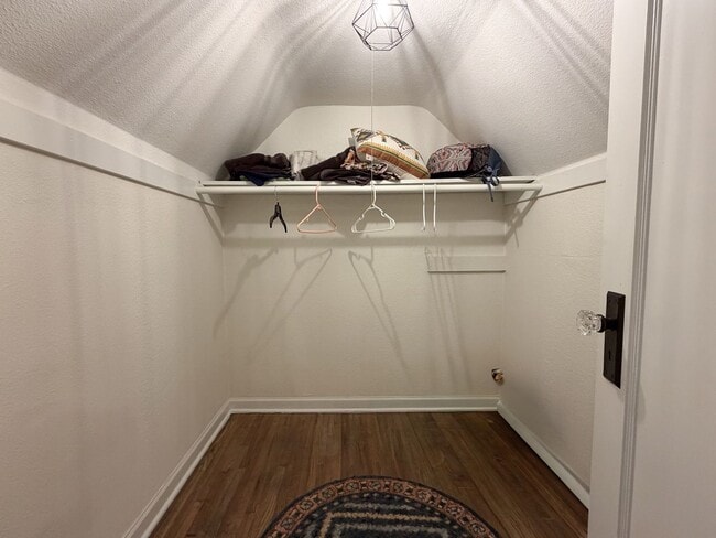 Building Photo - Spacious 2-Bedroom, 3-Bath Home in Spokane with Modern Comforts