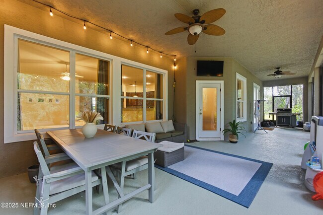 Building Photo - 9 Creek Side Dr