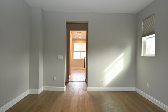 Building Photo - Stylish, Contemporary Campbell 4/2 home with Patio & Attached Garage