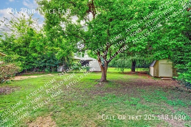Building Photo - 204 32nd E Pl