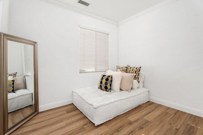 Building Photo - Luxury Living in San Clemente – 5 Bed, 3.5...