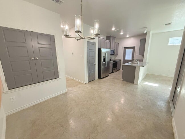 Building Photo - 207 Riptide Dr