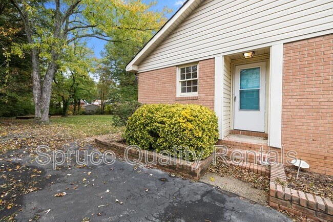 Building Photo - 5215 Peppercorn St