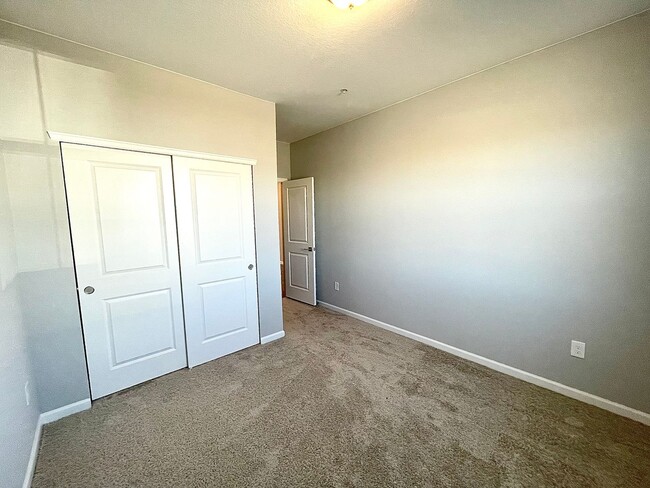 Building Photo - Incredible 3 bed/2 bath home in Fort Collins!