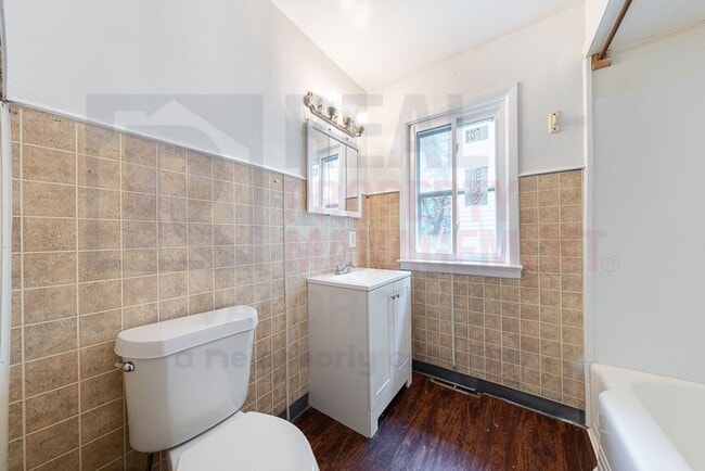 Building Photo - Welcoming 3 Bed 1 Bath Single  Family Home