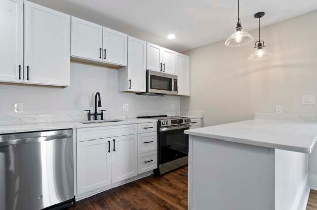 Building Photo - 302 N Mildred St