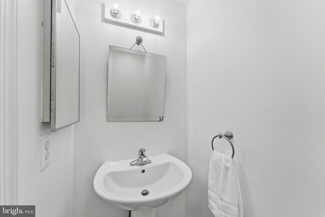 Building Photo - 7428 Chummley Ct