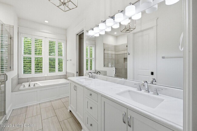Building Photo - 6300 Mistflower Cir
