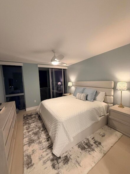 Building Photo - 111 SE 1st Ave