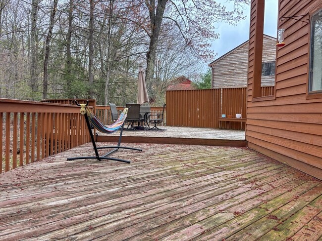 Building Photo - 12 Edelweiss Dr