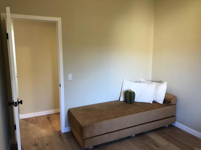 Building Photo - 2861 Andover Ave