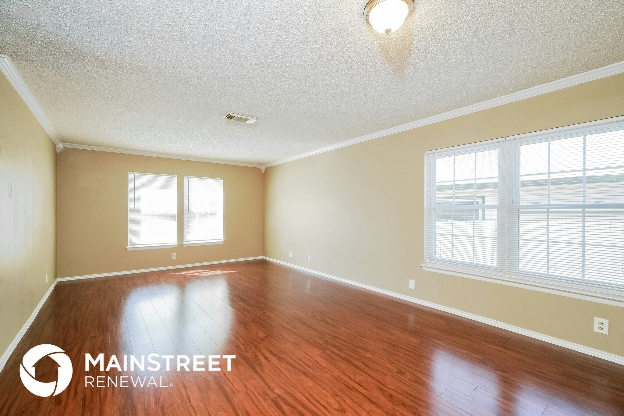 Building Photo - 6611 Meadow Fawn Dr