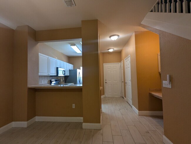 Building Photo - 2 Bedroom / 2.5 Bathroom Townhome – Magnolia Place