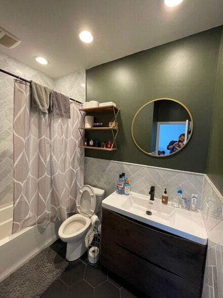 Building Photo - 1340 Hoyt Ave