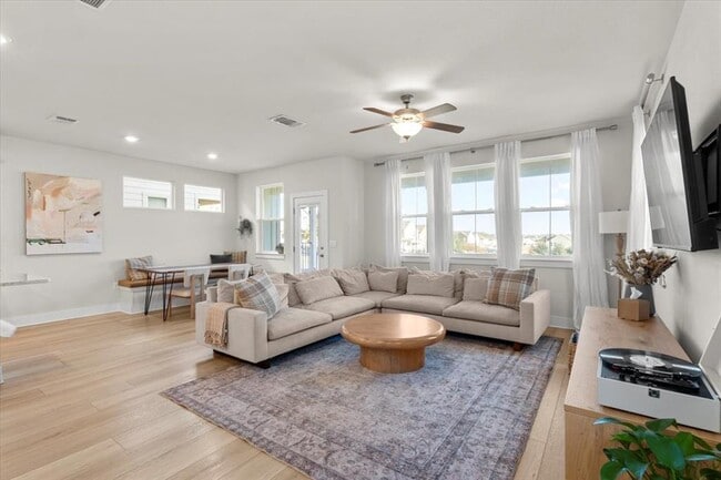 Building Photo - 7210 Travertine Spring Dr