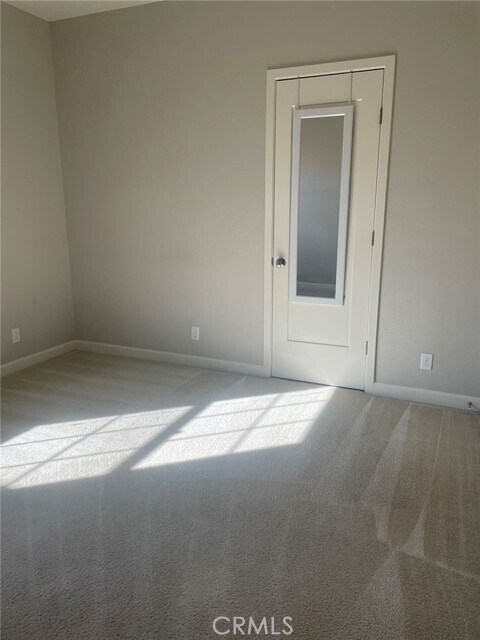 Building Photo - 121 Holly Springs