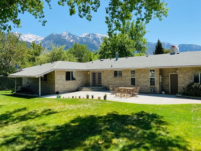 Building Photo - Beautiful Rambler at Little Cottonwood Can...