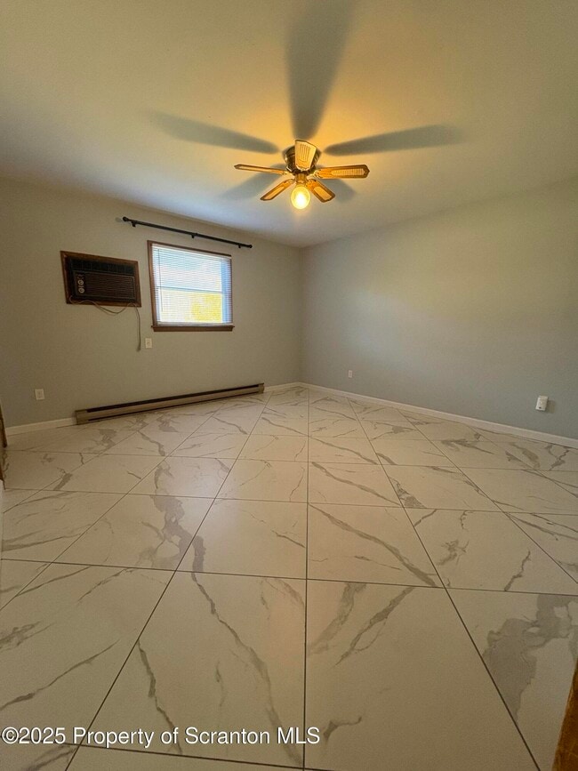 Building Photo - 559 Penn Ave