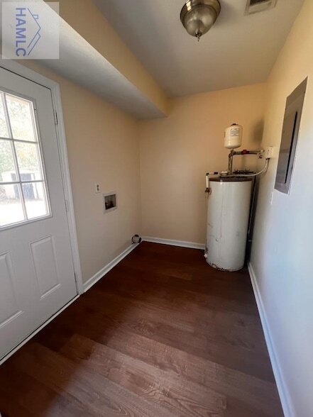 Building Photo - 928 Greenbriar Trial