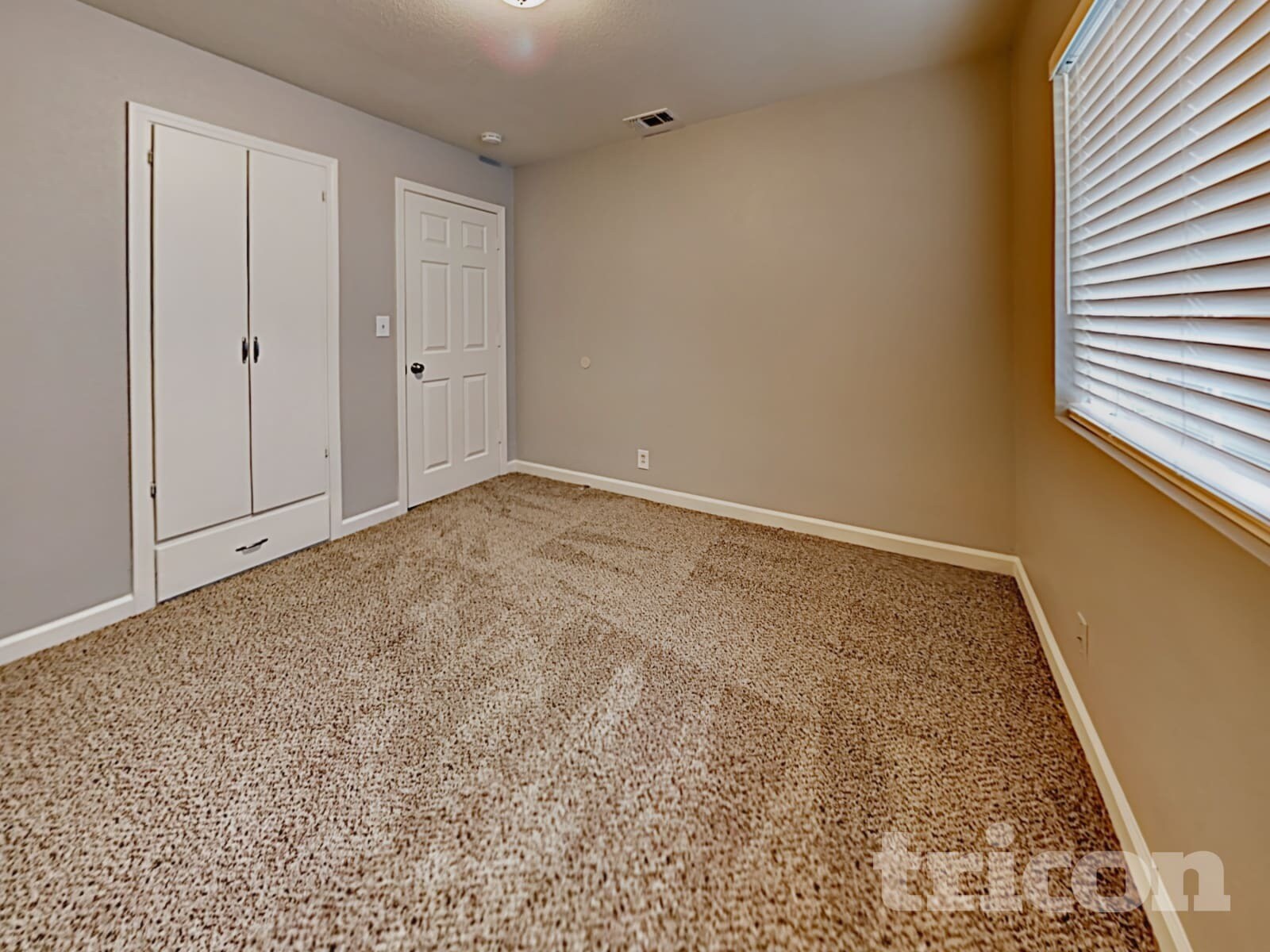 Building Photo - 684 Brown Ave