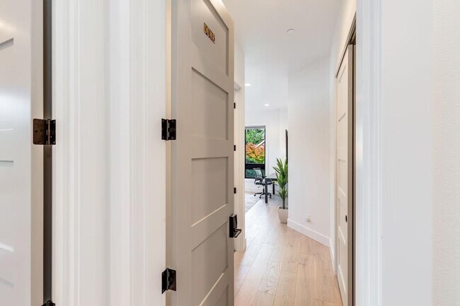 Building Photo - 115 110th Pl SE