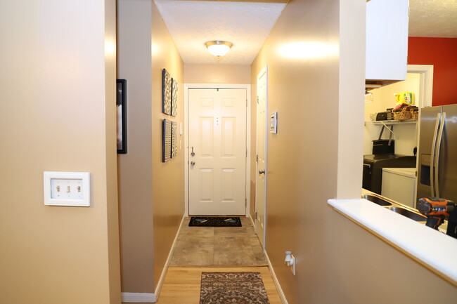 Entry way - 10124 Carnation Court