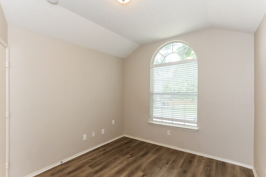 Building Photo - 7445 Arbor Hill Dr