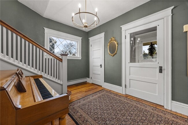 Building Photo - 373 Genesee St