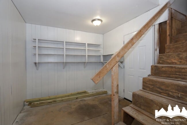 Building Photo - 5853 Fox Lair Ave