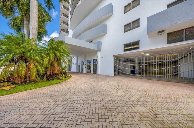 Building Photo - 2301 SW 27th Ave