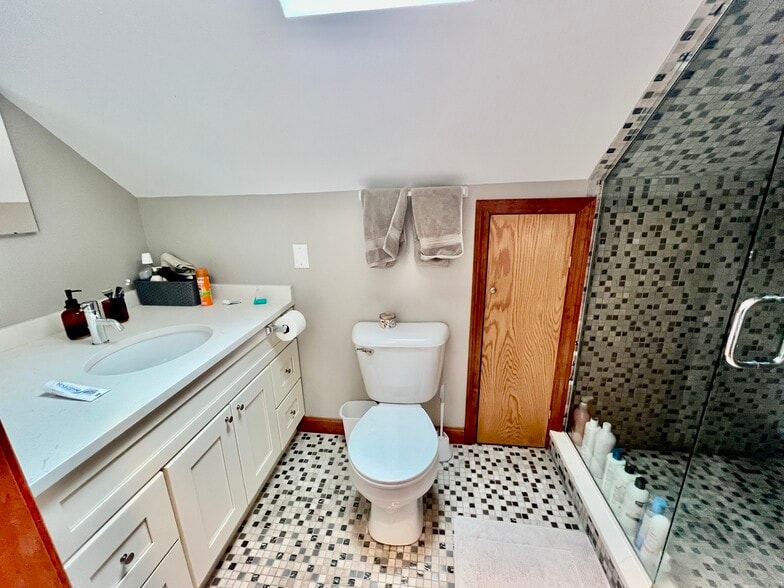 Building Photo - 70 Edenfield Ave
