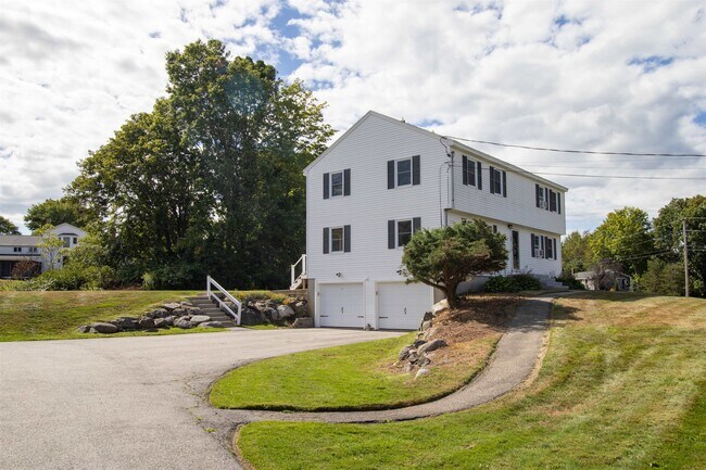 Building Photo - 12 Sanderson Rd
