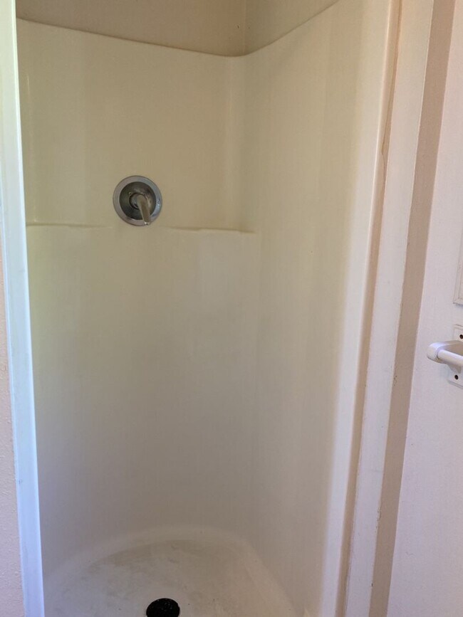 Building Photo - STUDENTS WELCOME! 4 Bed 3 Bath Home in West Ft Collins w/ Garage and Fenced Yard - Lawn Care Incl...