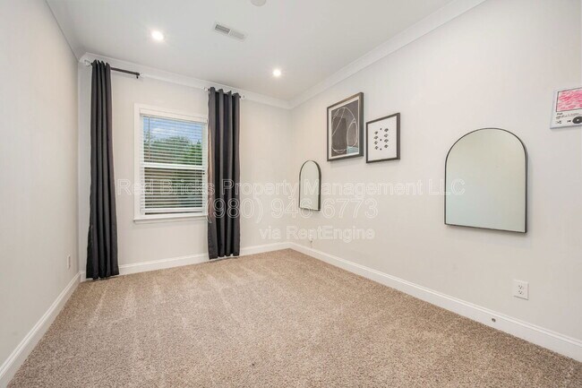 Building Photo - 19016 Yellow Birch Dr