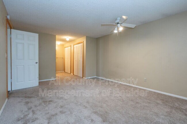 Building Photo - 819 Elliott St