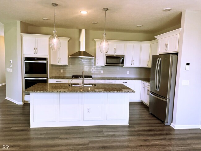 Building Photo - 7882 Villa Cir