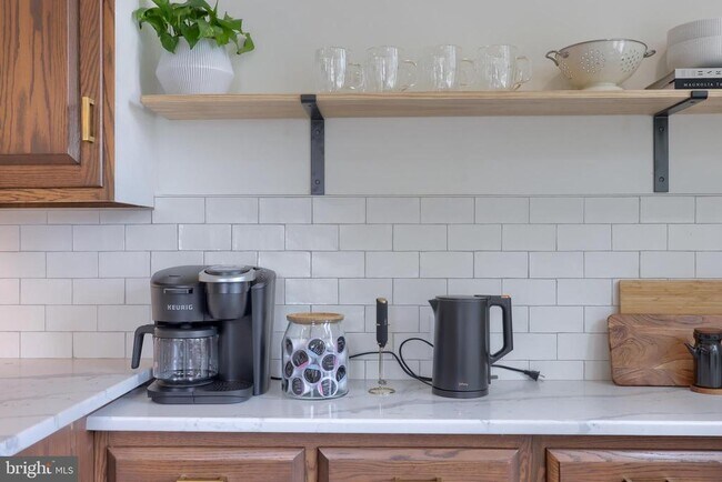 Building Photo - 136 E Harrisburg Ave