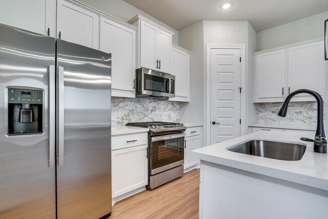 Building Photo - 4817 Seadrift Dr