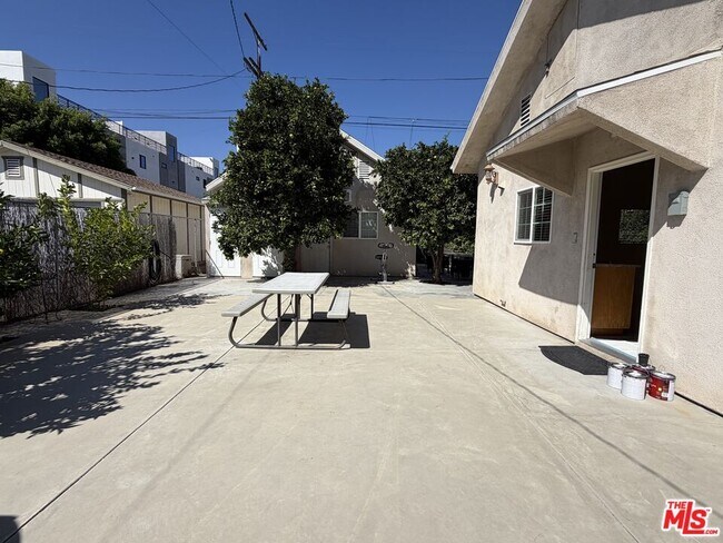 Building Photo - 14213 Califa St