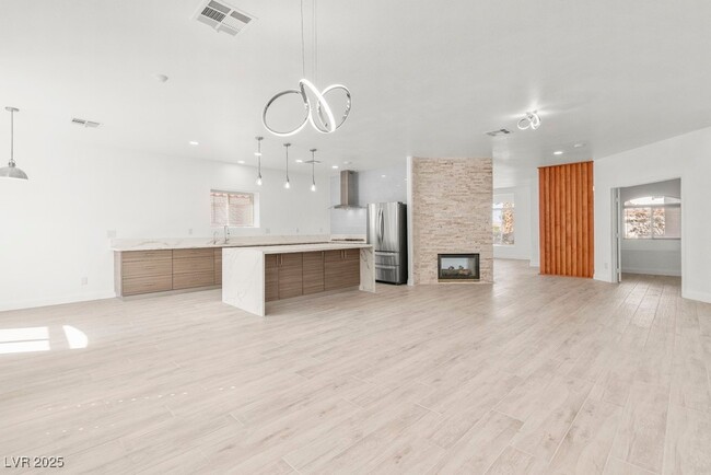 Primary Photo - 2588 Mizzoni Cir