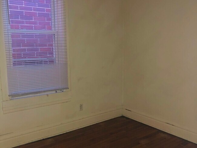 Building Photo - 3728 N Bosworth Ave