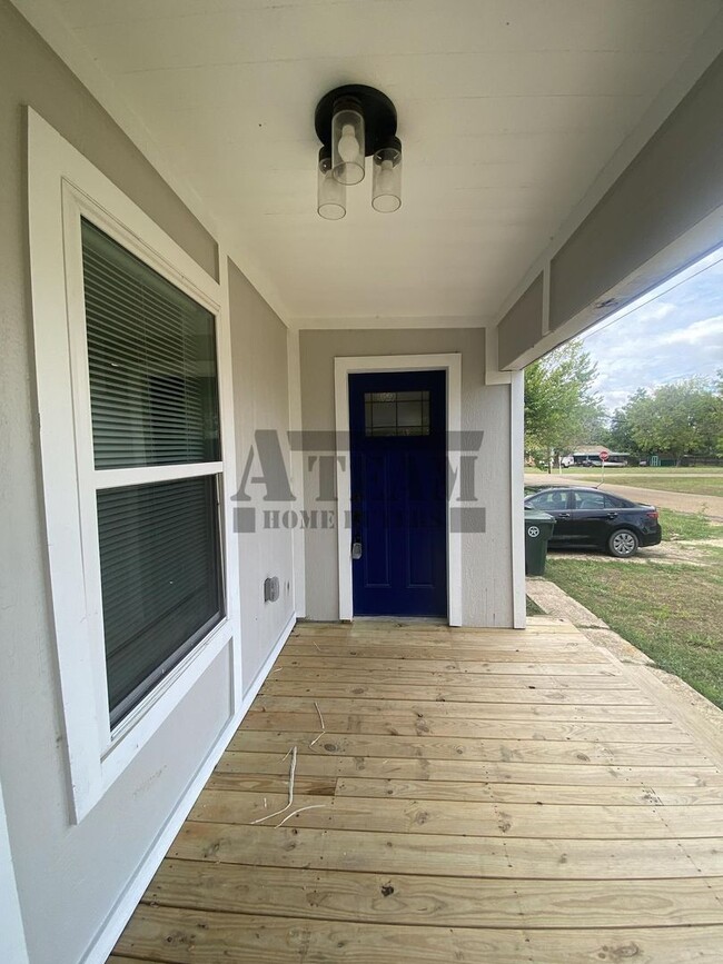 Building Photo - Beautiful 2 Bed 1 Bath house for rent!!