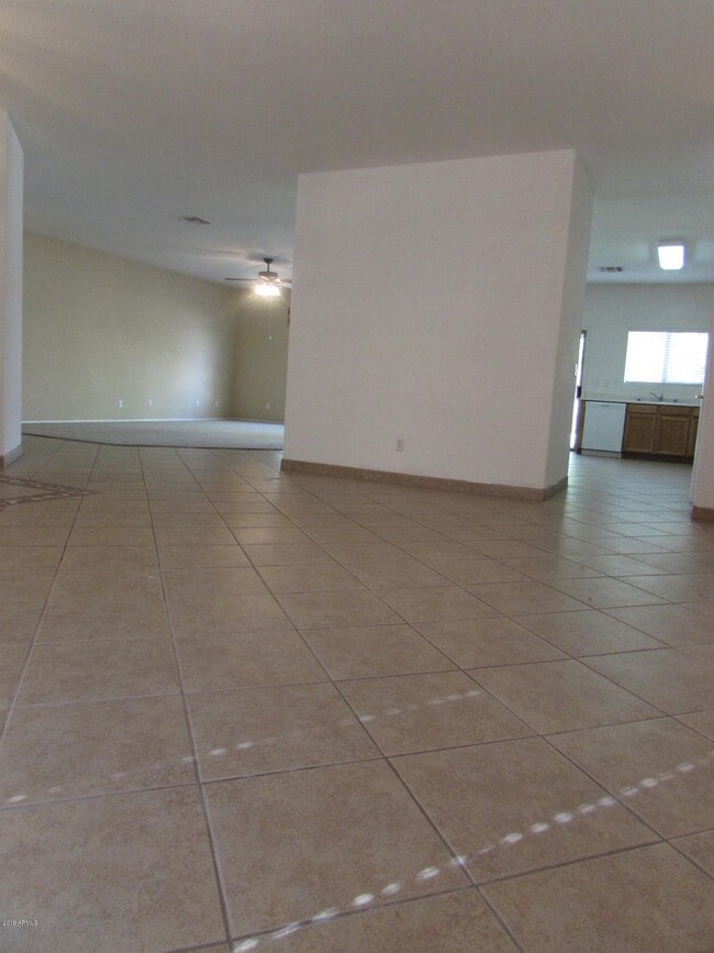 Building Photo - 1042 E Canyon Way