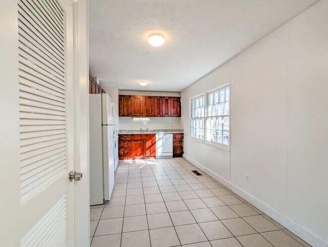 Building Photo - 4446 Falcon Ct