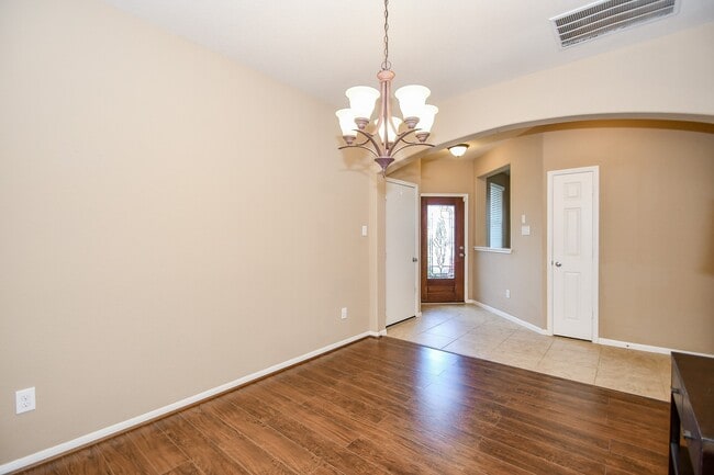 Building Photo - 2135 Waterford Park St