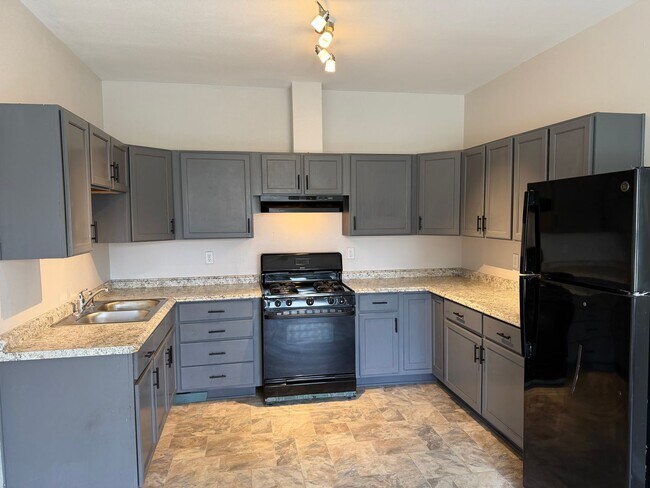 Building Photo - Harding Place